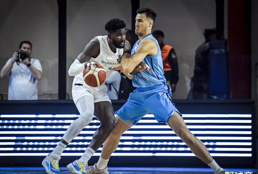 开云APP-勇士B队力克澳大利亚男篮,艾顿关键制胜