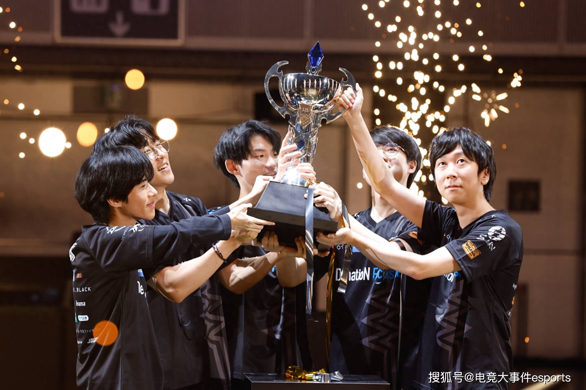 开云体育登录-T1横扫CLG,Vetheo打破历史纪录的简单介绍