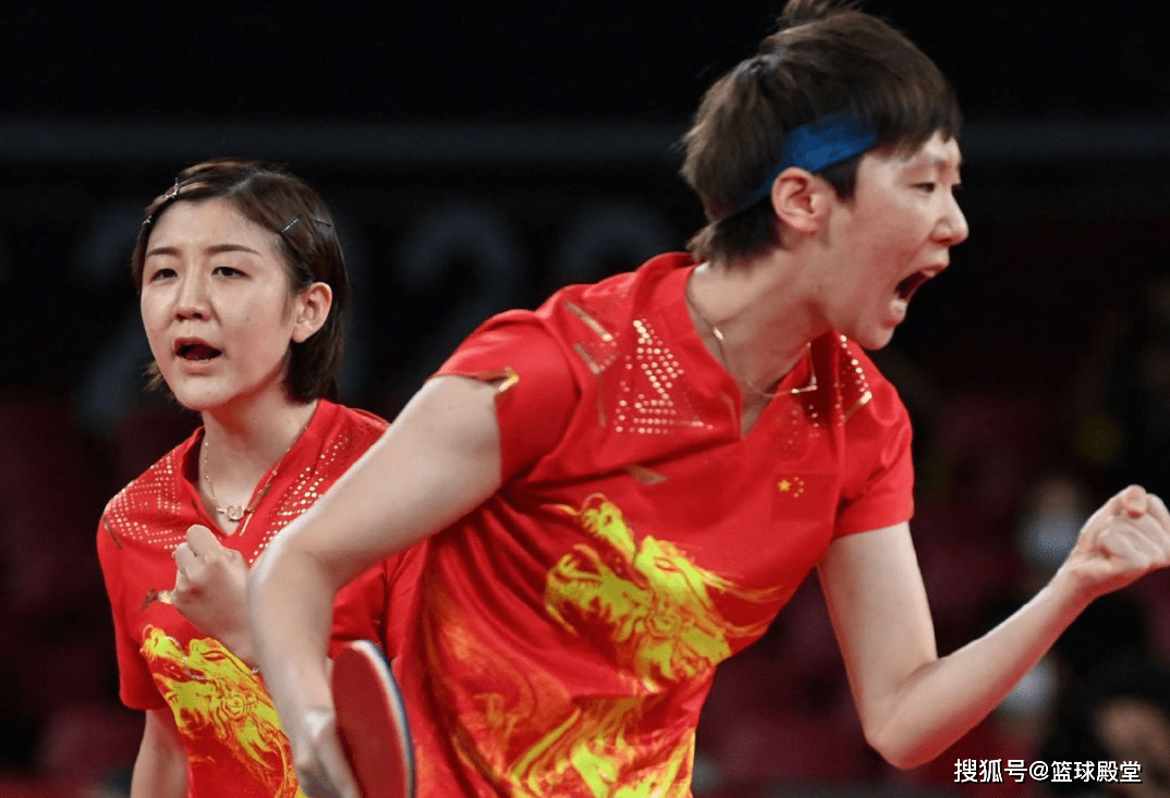 日本羽毛球队横扫中国羽毛球队,陶菲克三分雨点燃全场 日本羽毛球队横扫中国羽毛球队,陶菲克三分雨点燃全场