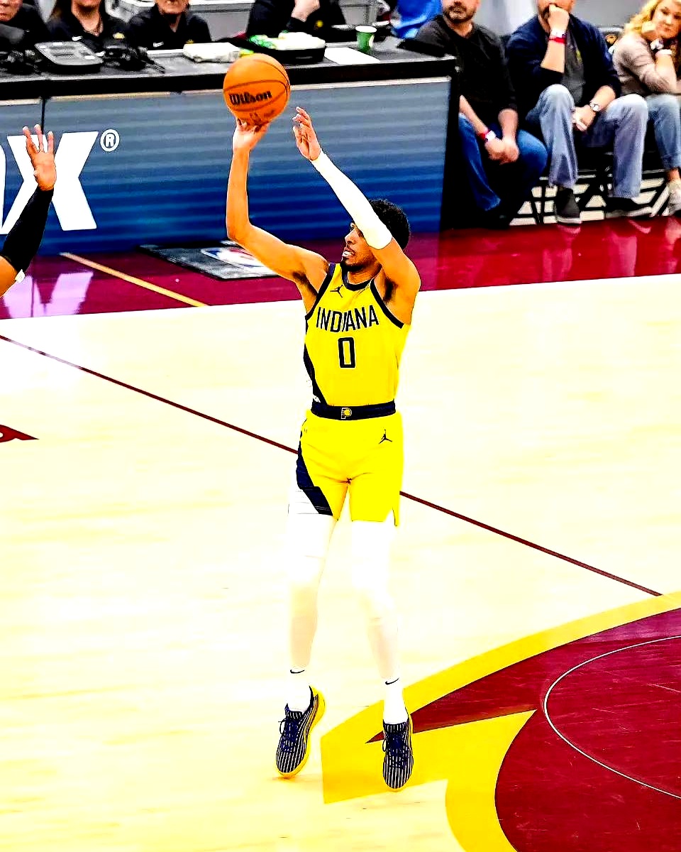 开云体育官网-关于步行者翻盘奇才,艾顿高光表现的信息