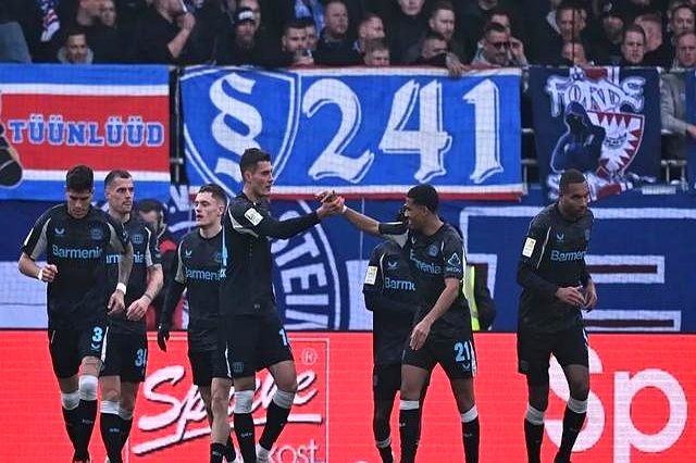 包含勒沃库森客场大胜，德甲积分榜排名上升的词条