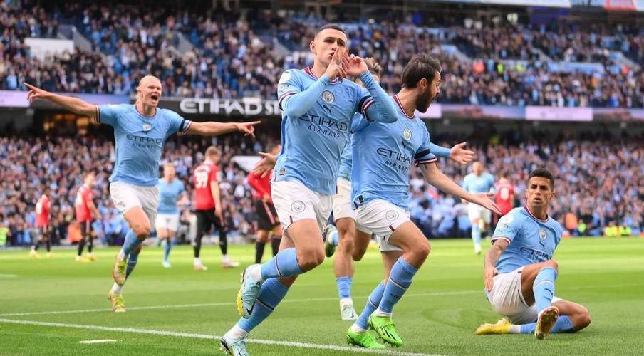 包含曼城客场大胜，领先优势稳步增加的词条